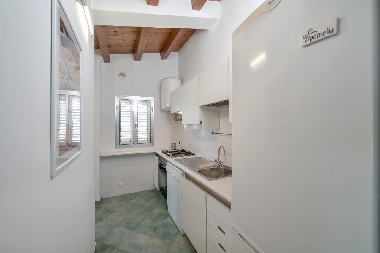 Archimede, Appartamento Con Vista In Centro A Marina Di Ragusa Extérieur photo