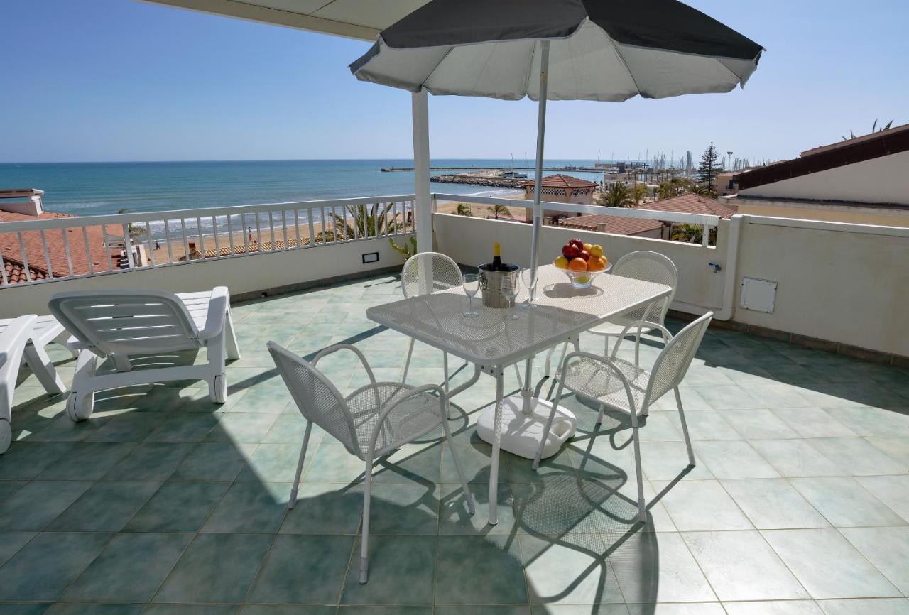 Archimede, Appartamento Con Vista In Centro A Marina Di Ragusa Extérieur photo