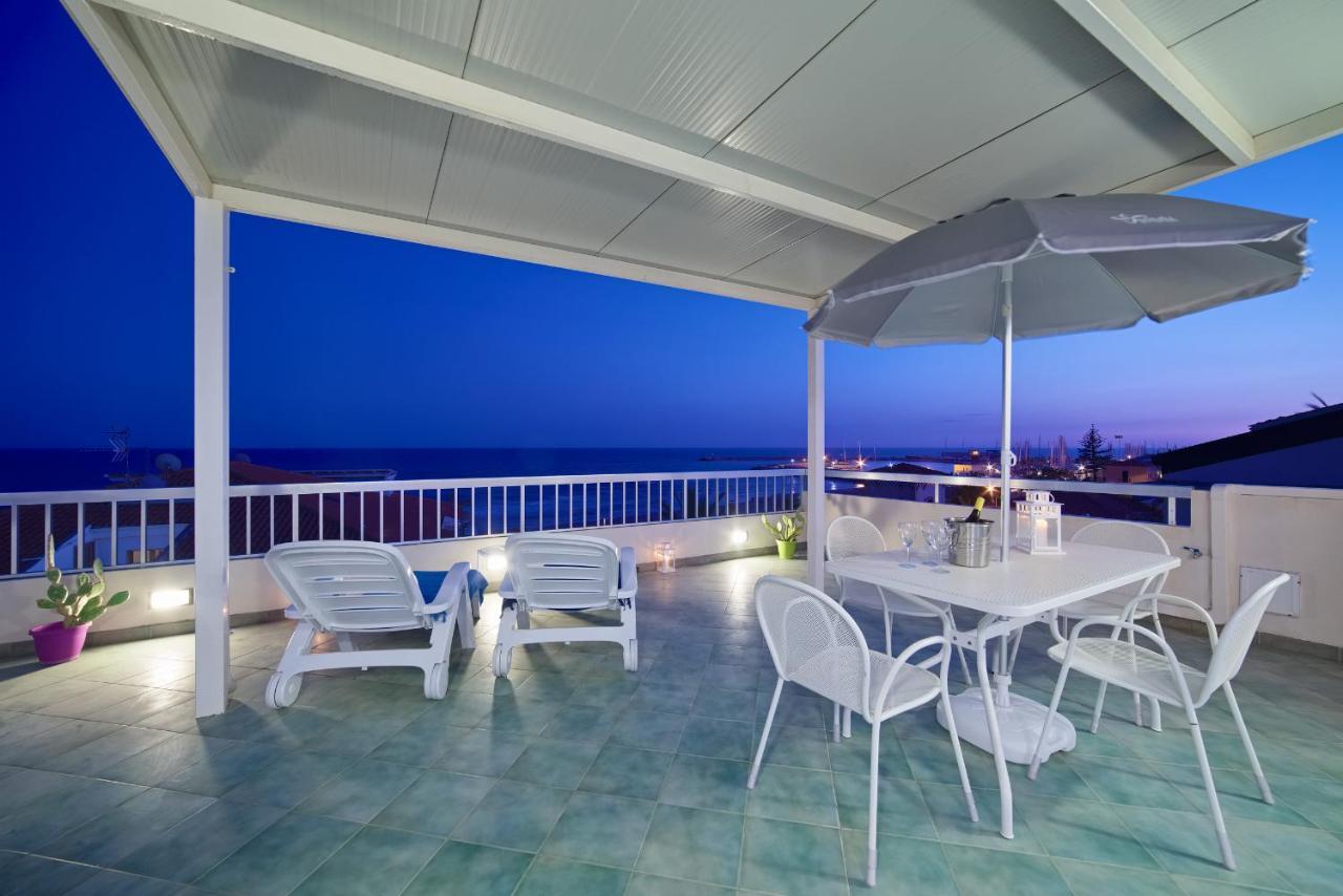 Archimede, Appartamento Con Vista In Centro A Marina Di Ragusa Extérieur photo