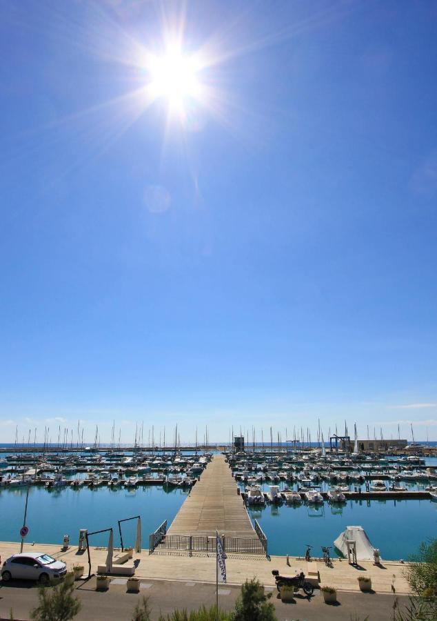 Archimede, Appartamento Con Vista In Centro A Marina Di Ragusa Extérieur photo