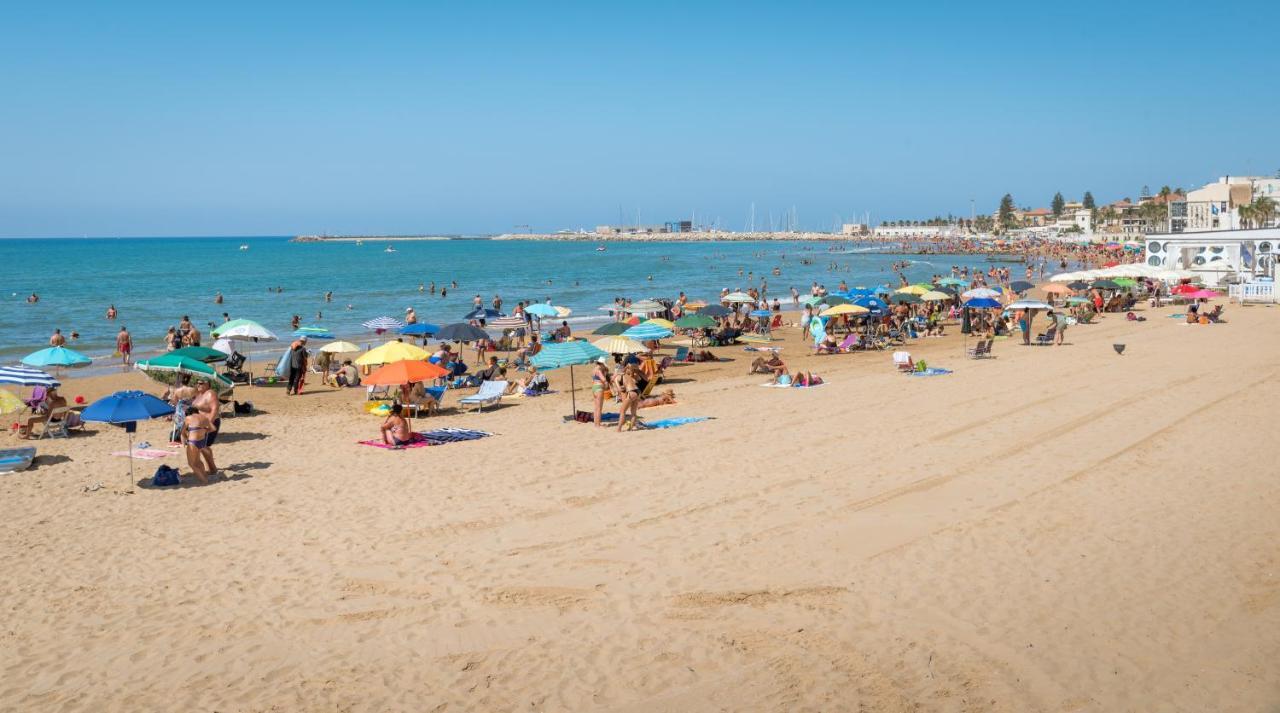 Archimede, Appartamento Con Vista In Centro A Marina Di Ragusa Extérieur photo